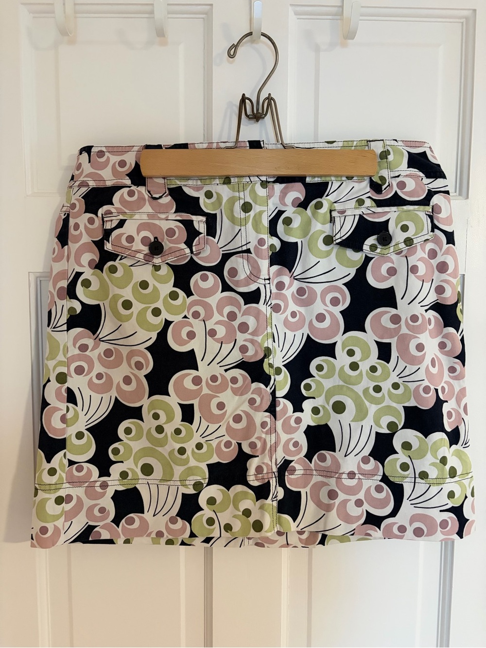 Ann Taylor LOFT Mini Skirt with Black, Pink & Green Floral Graphic women’s 14